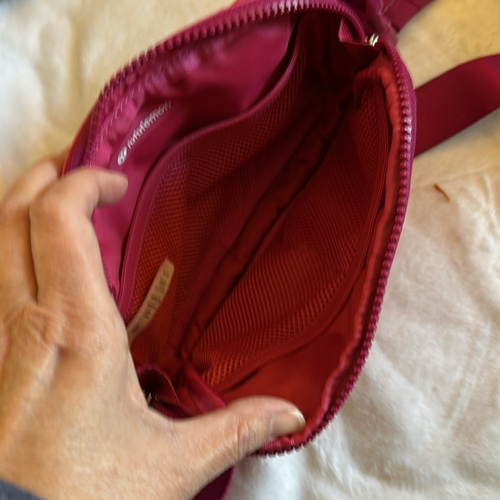 Lululemon. - Picture 5 of 6